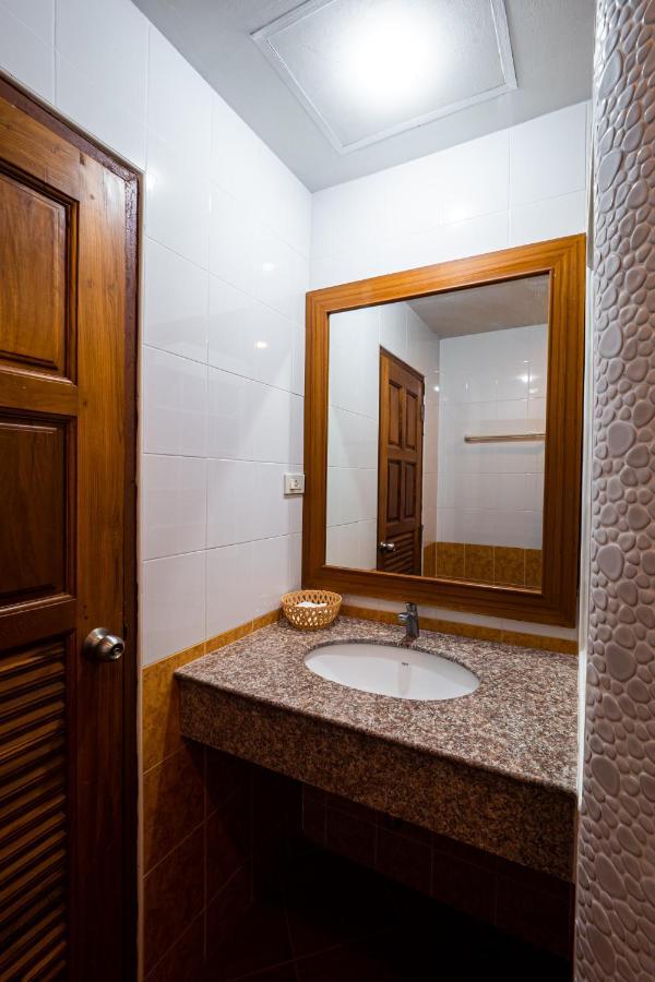 Reddoorz Navin Mansion 3 Pattaya Hotel Luaran gambar